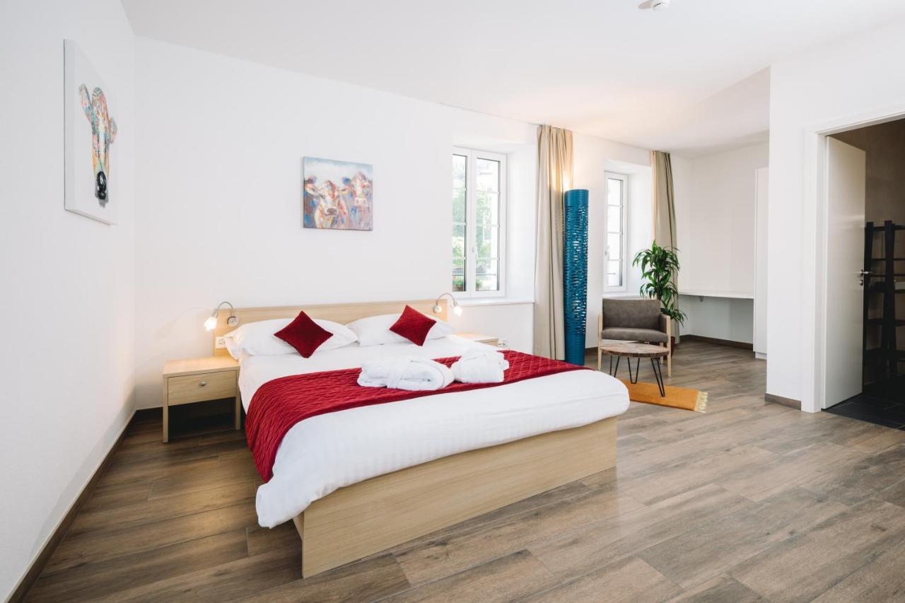 Hotel-Restaurant La Croix D'Or Ballaigues Экстерьер фото